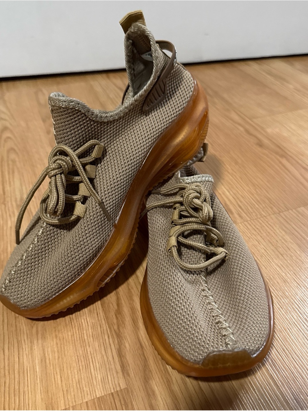 Designed 2020 Women's Shoes Size 39/8